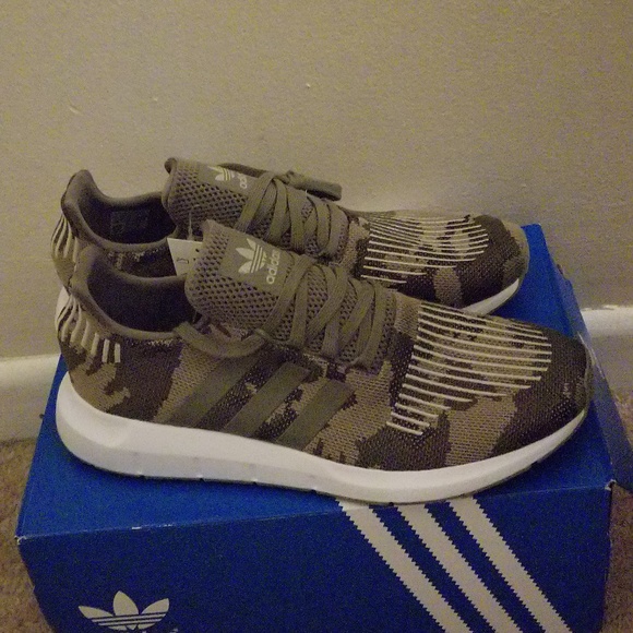 Adidas Swift Run - Picture 2 of 2